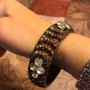 Costume jewelry bracelet
